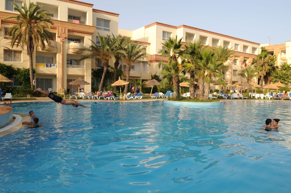 Marina Palace 11/69