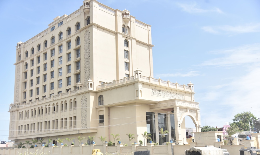 Lemon Tree Premier, Dwarka 6/50
