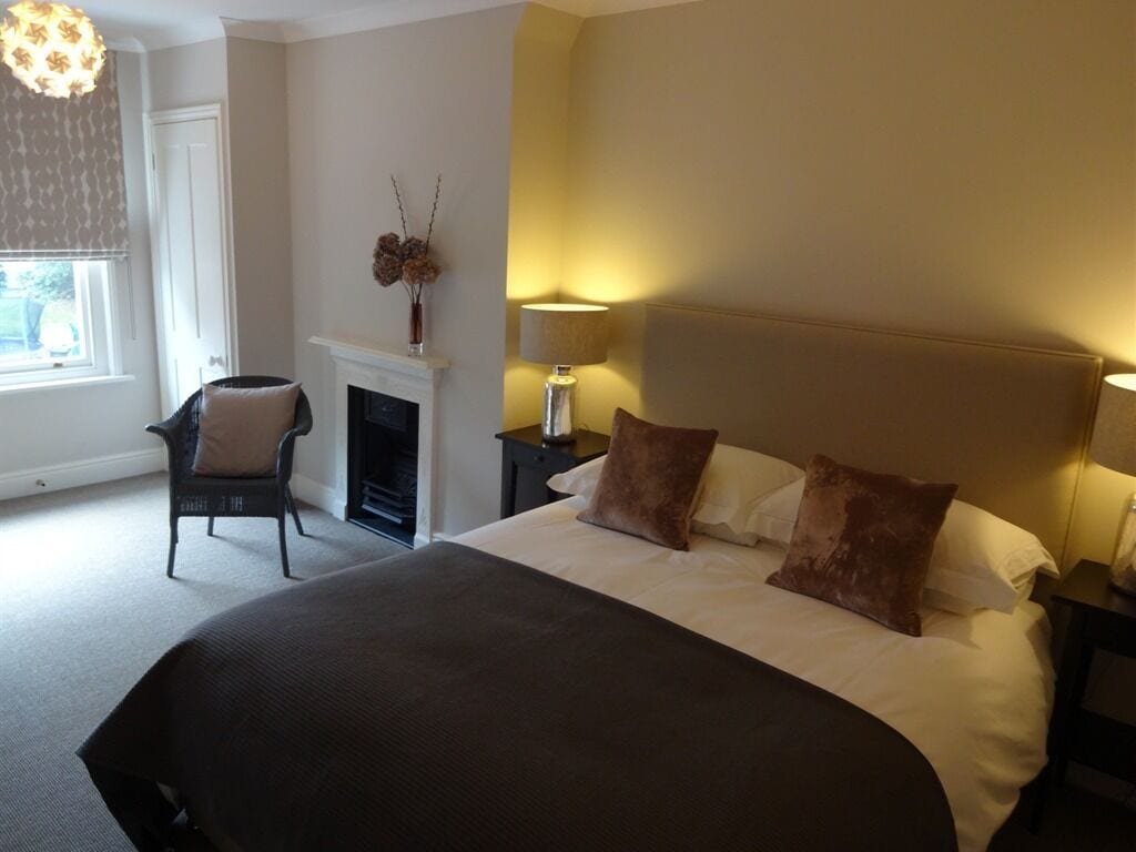 Superior, King Bed, Garden View, Bath and Shower