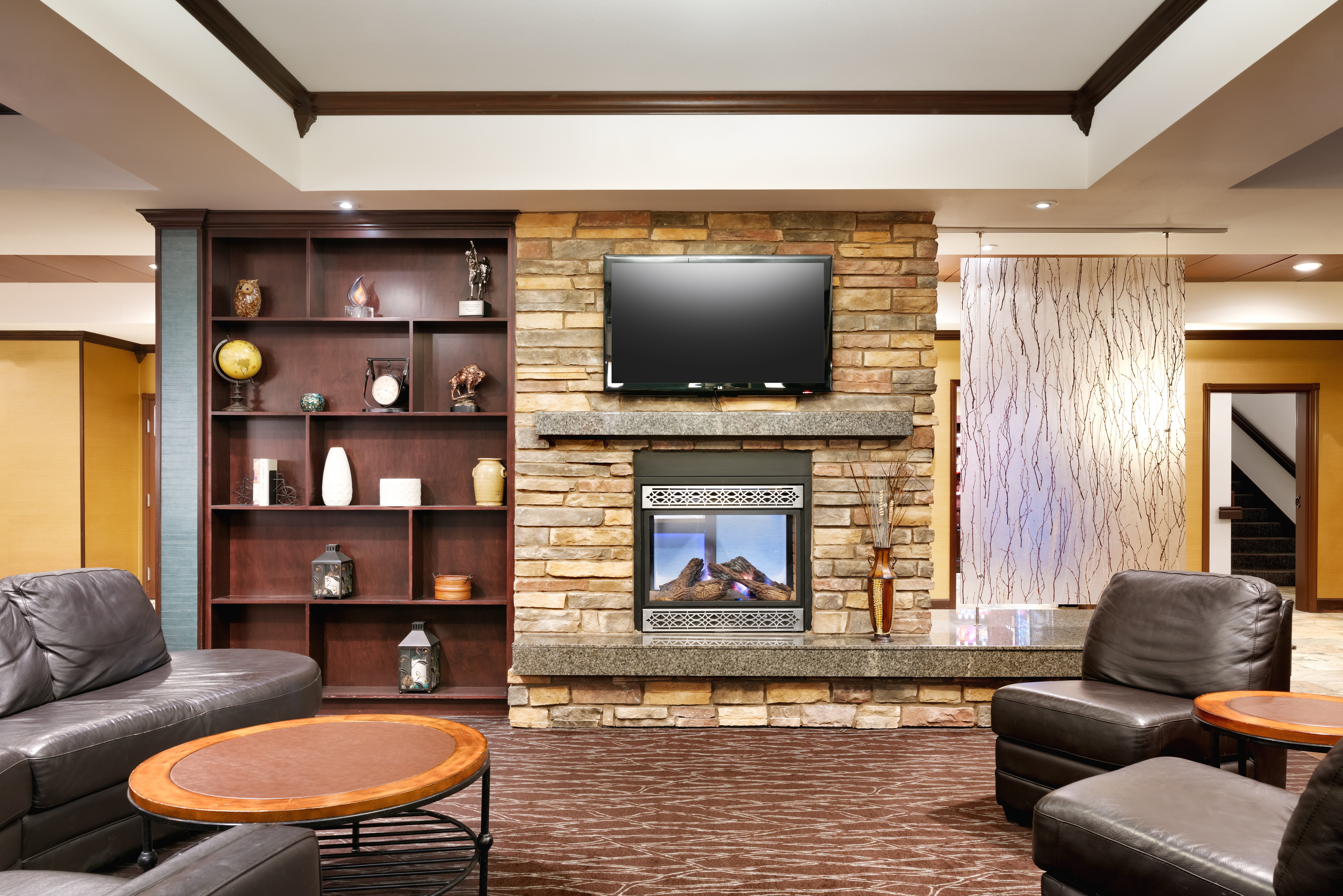 Holiday Inn Express Hotel And Suites Butte 43/46