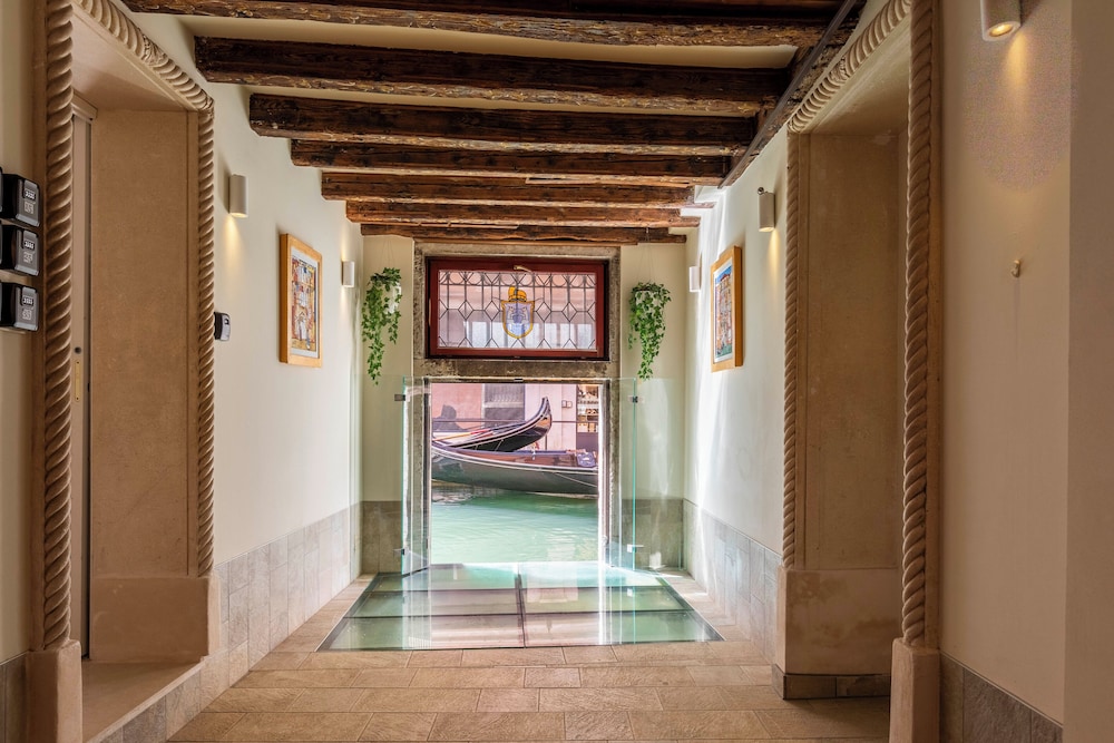 Palazzo Orseolo Gondola View 32/49