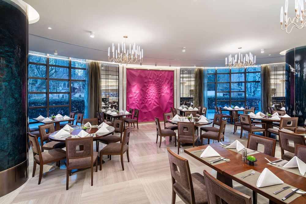 Radisson Collection Hotel Xin Guo Shanghai 38/48