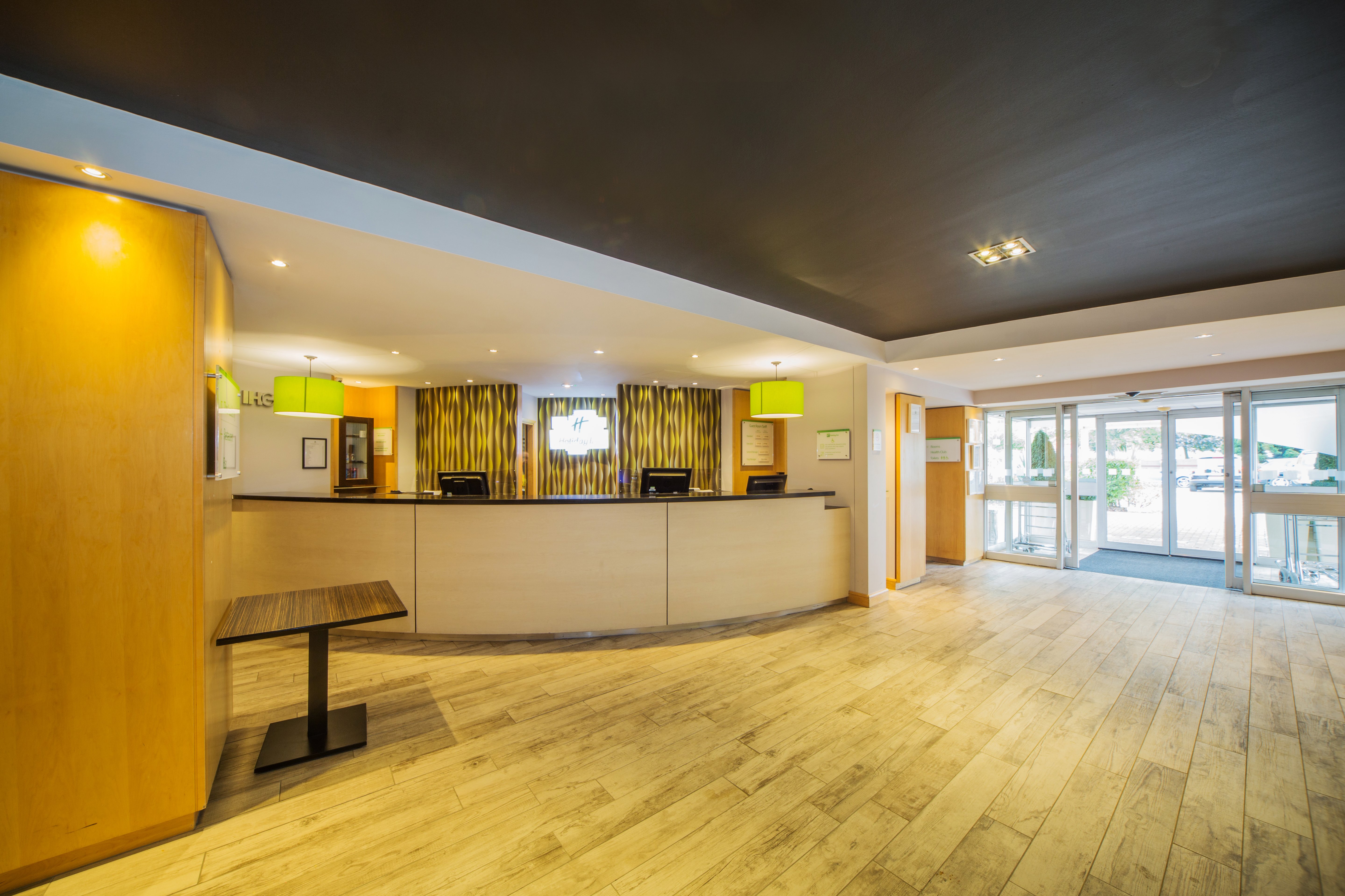 Holiday Inn Reading South M4 Jct11 9/81