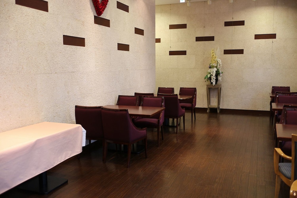 Hotel Sun Plaza Sakai 79/83