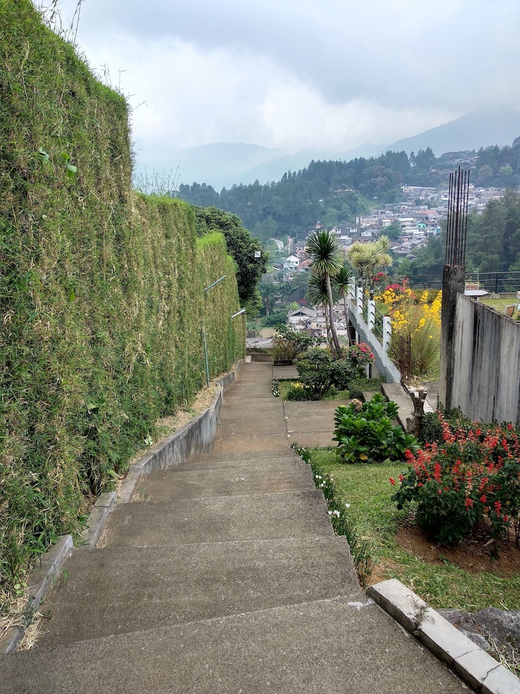The View Villa 17/19