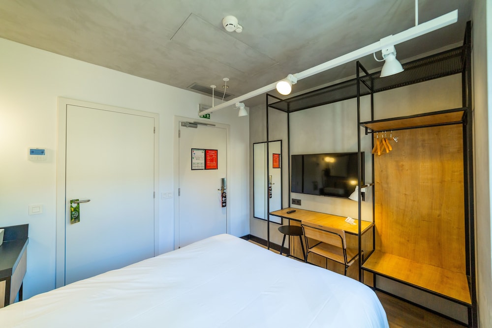 Ibis Porto Centro Mercado Bolhao 25/67