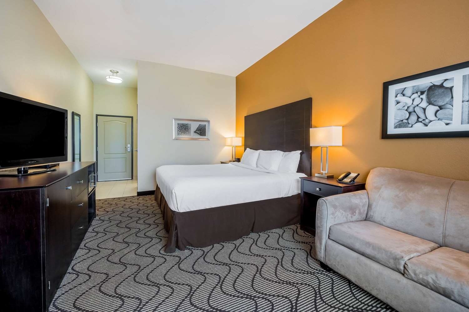 La Quinta Inn & Suites by Wyndham Marshall 9/27