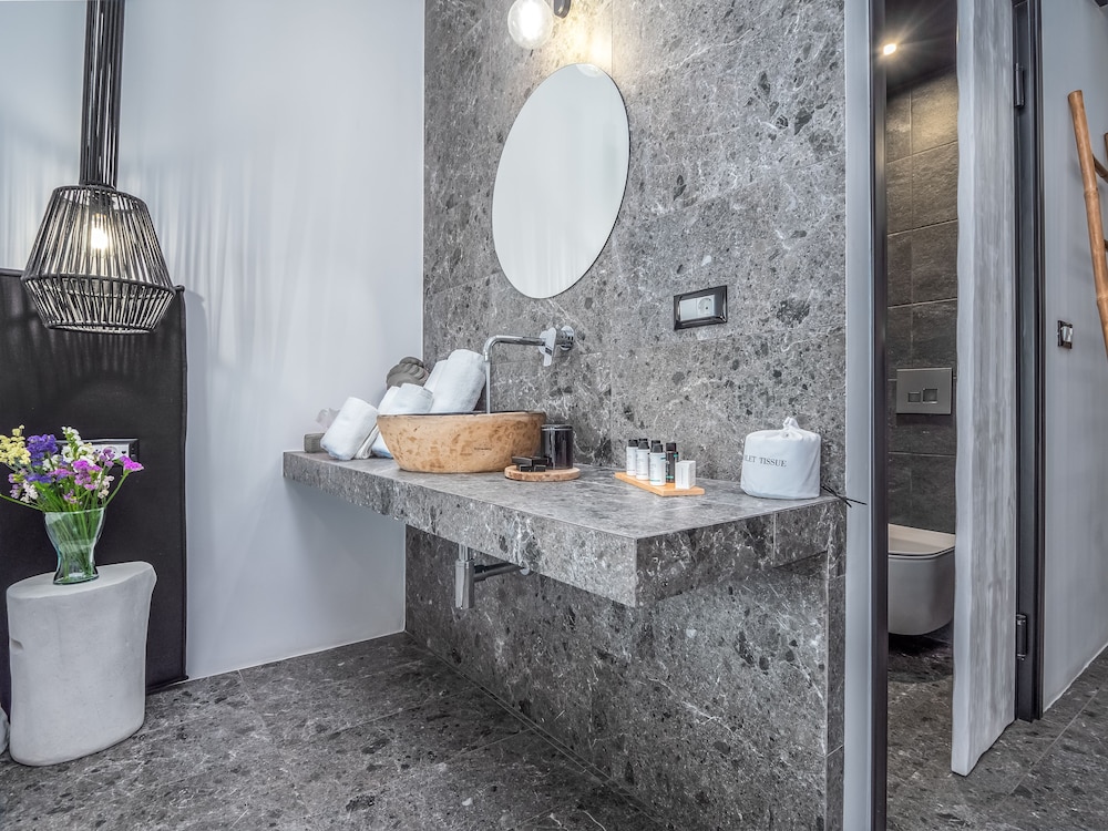 Kalypso Hotel 4/48