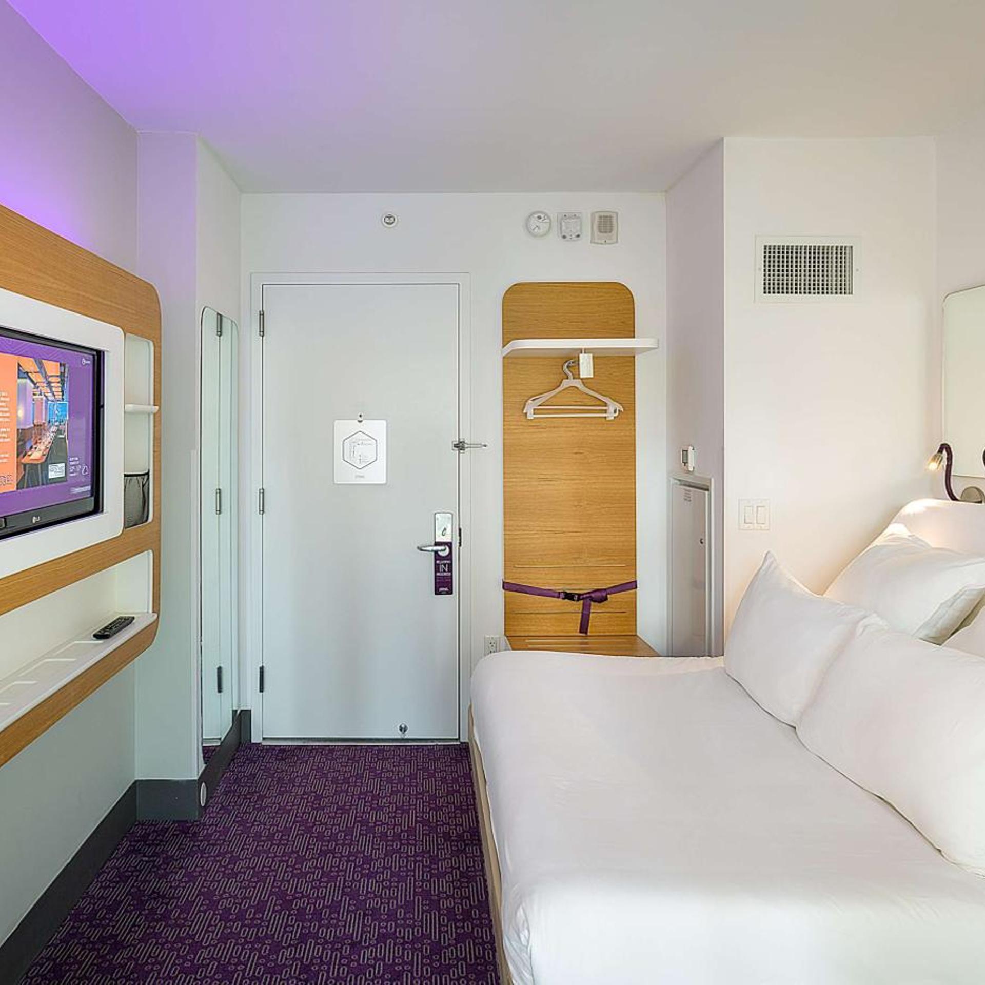 YOTEL New York Times Square, Select by Hilton