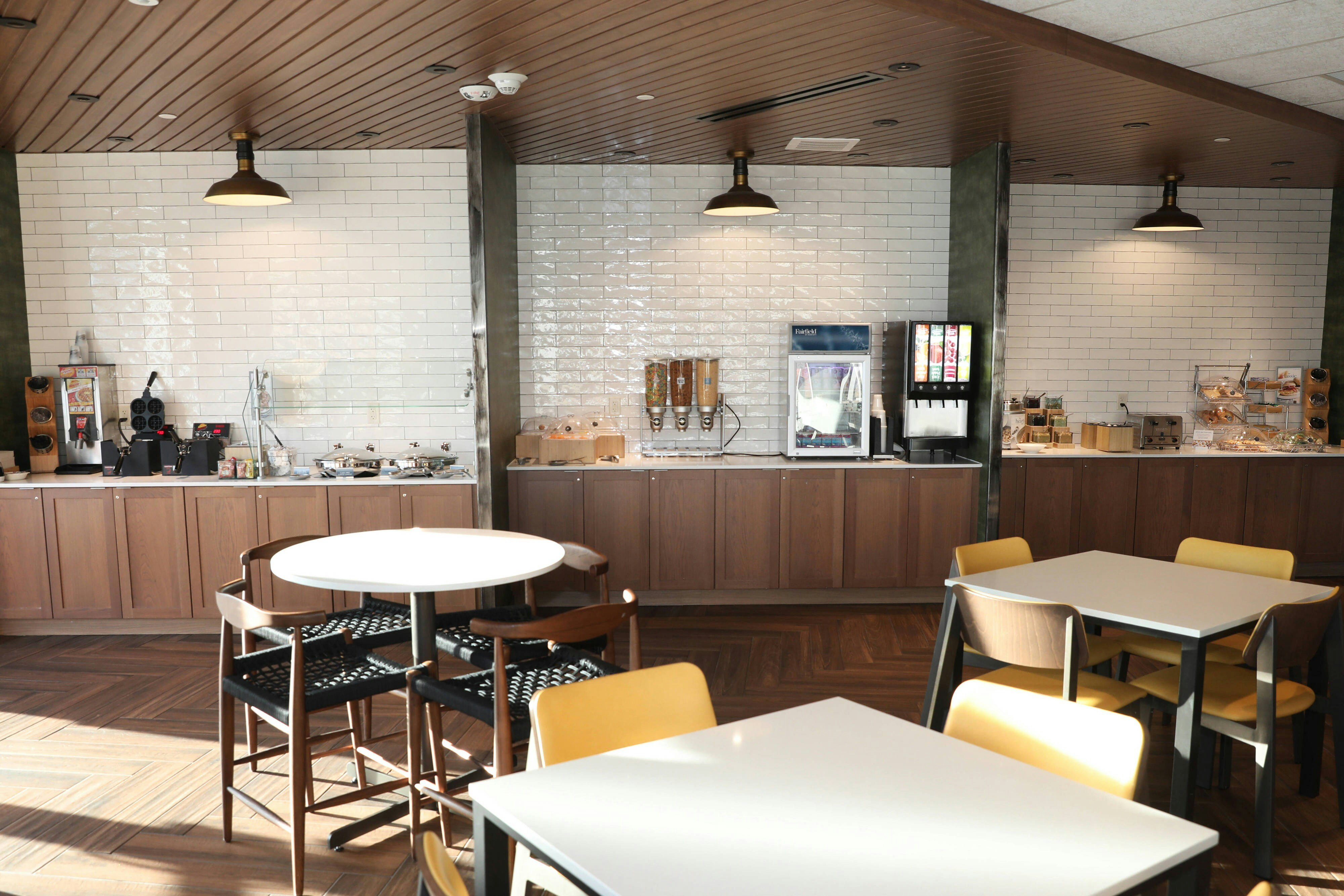 Fairfield Inn & Suites by Marriott Marquette 30/37