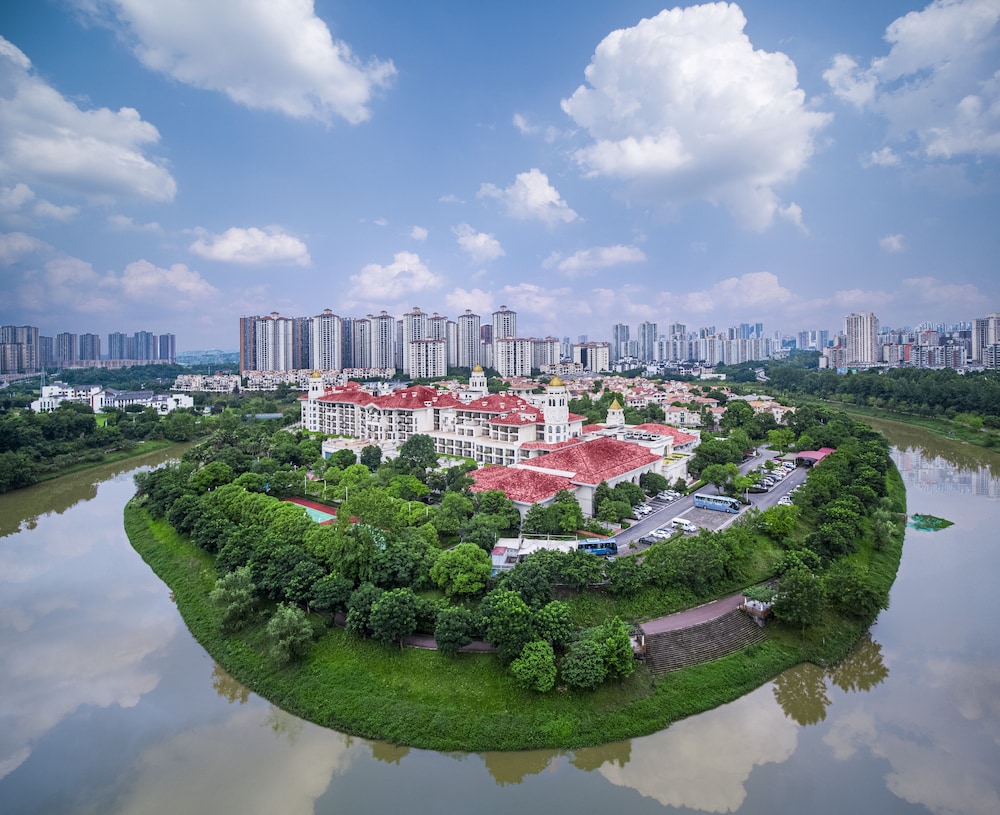 Country Garden Phoenix Hotel Changshou 52/54