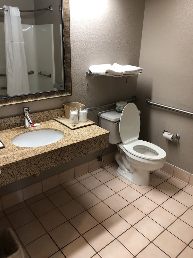 Super 8 By Wyndham Aurora/Naperville Area 19/39