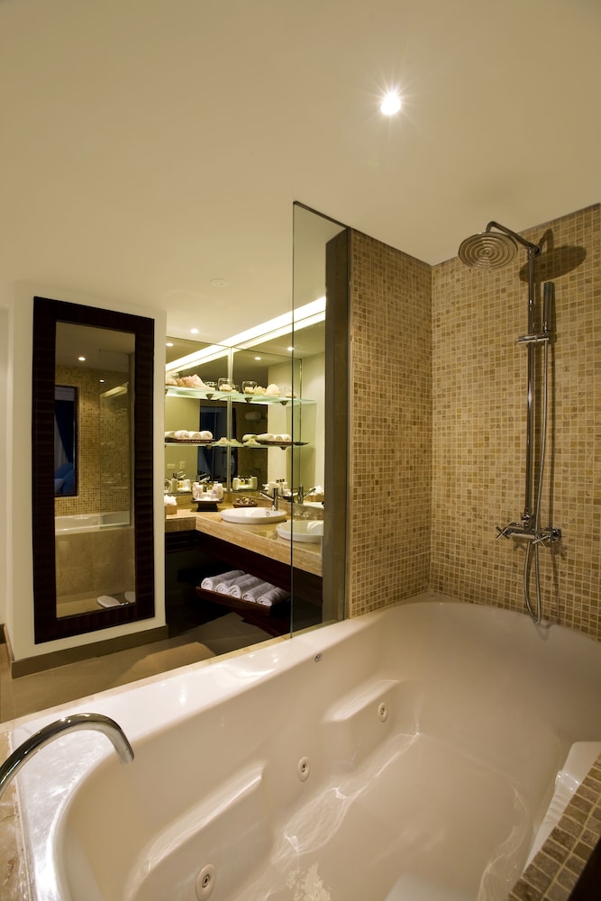 Jewel Palm Beach Resort Spa 19/48