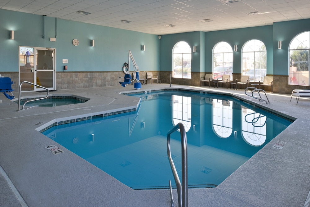 Holiday Inn Express Hotel And Suites Farmington Bloomfield 35/69