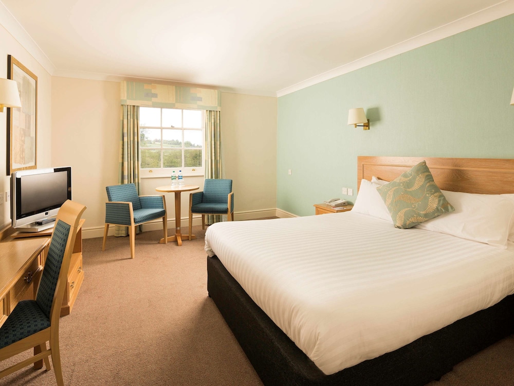 Mercure Gloucester Bowden Hall Hotel 18/70