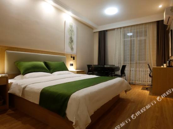Room, Queen Bed