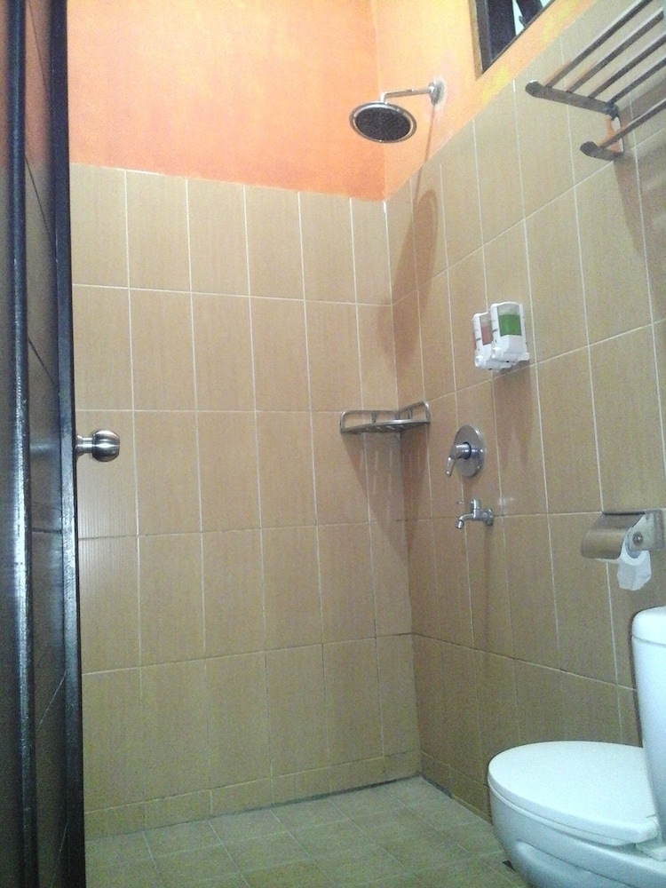Griya Nendra Hotel 48/50