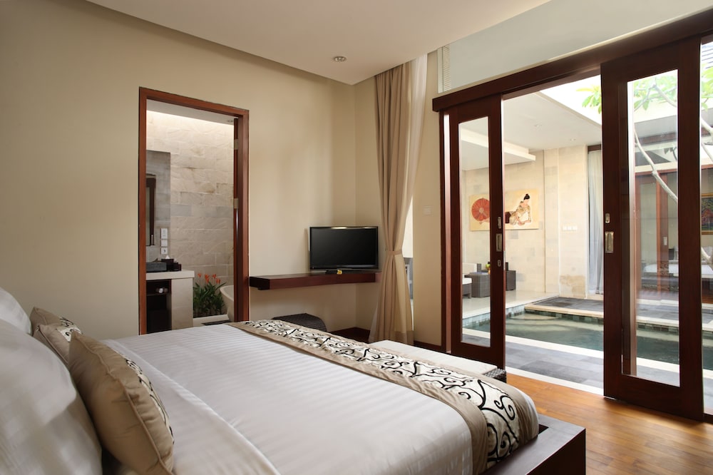 2 BEDROOMS, VILLA, PRIVATE POOL