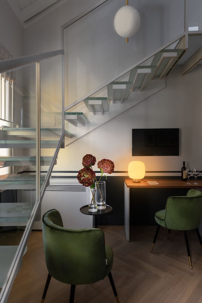 Velvet Grey Boutique Hotel 23/29