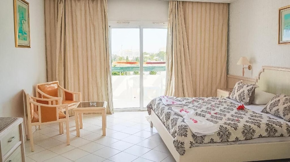 Hotel Royal Jinene 26/68