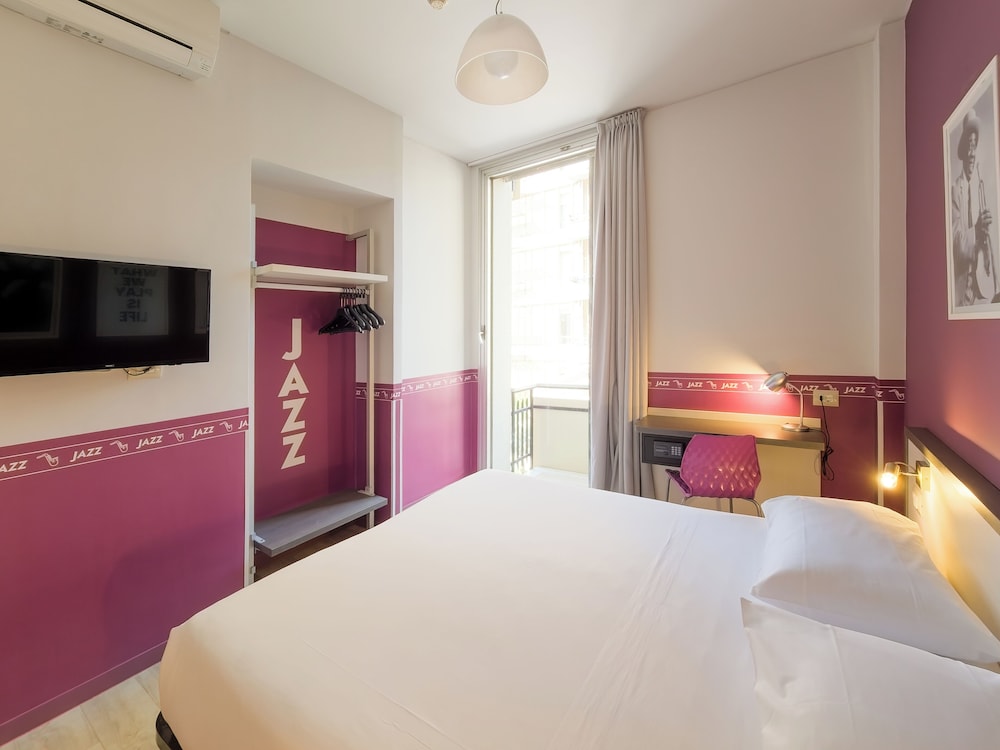 Hotel Nologo 31/72
