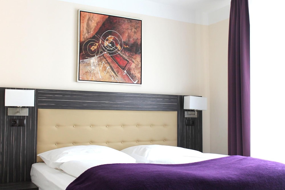 Hotel Famosa 8/32