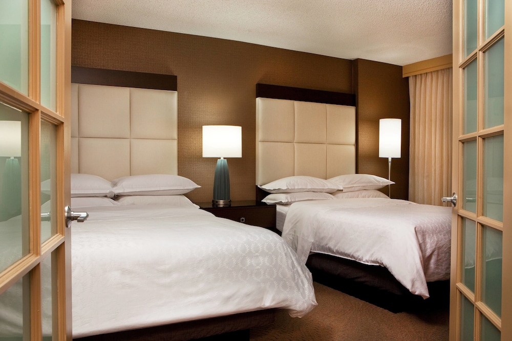 Hilton Kansas City Country Club Plaza 12/50