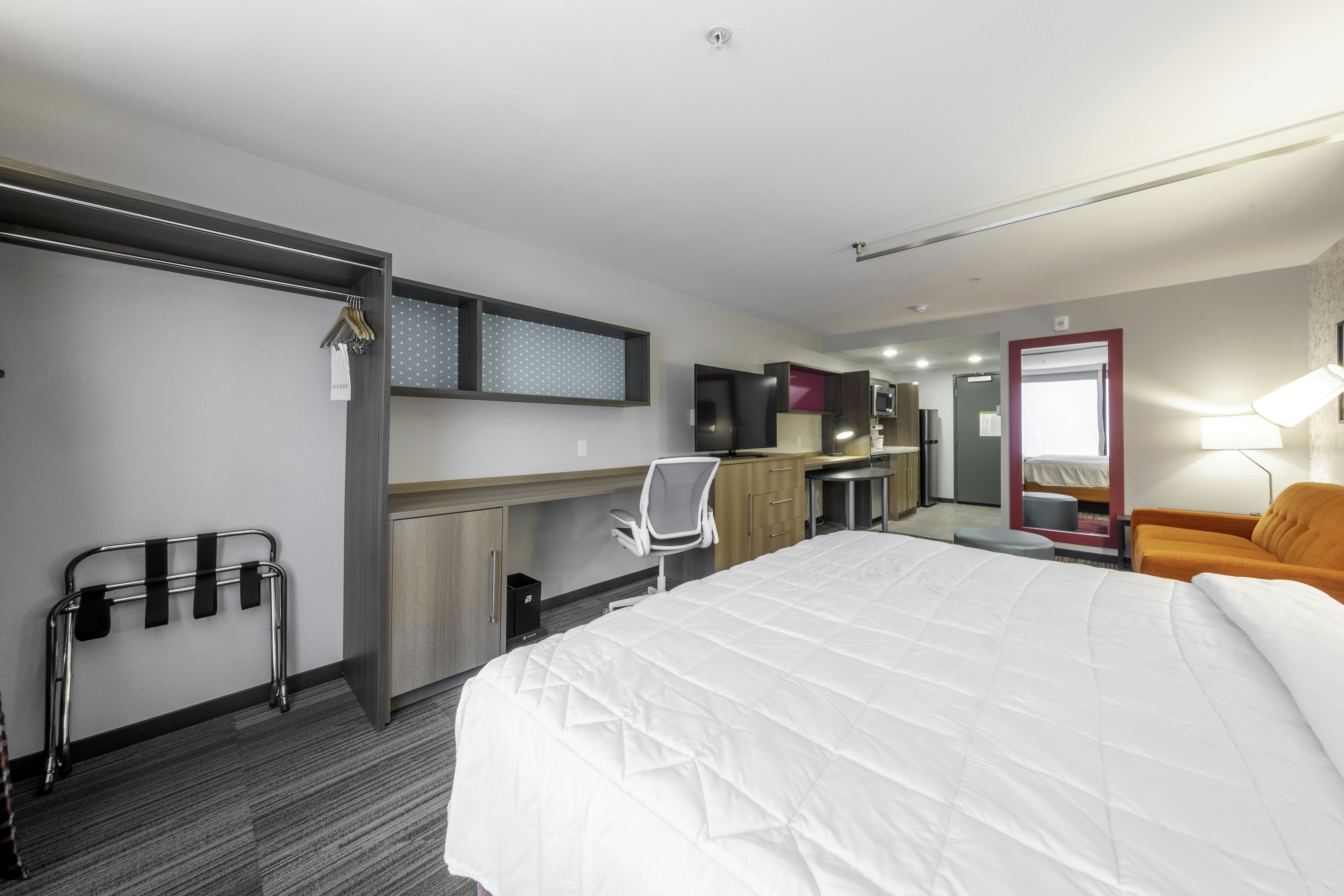 Studio, Suite, King Bed