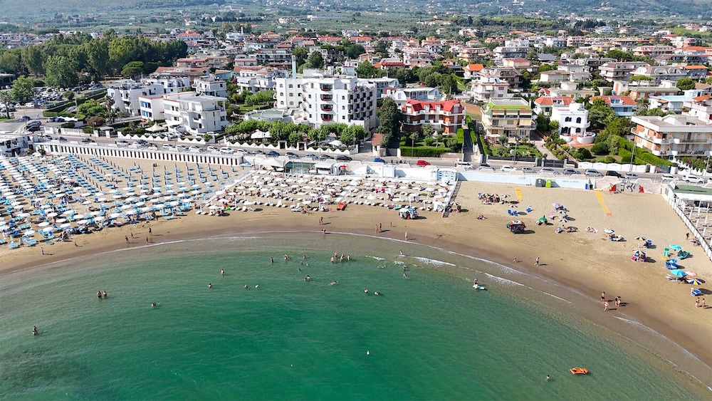 Bajamar Beach Hotel 42/49