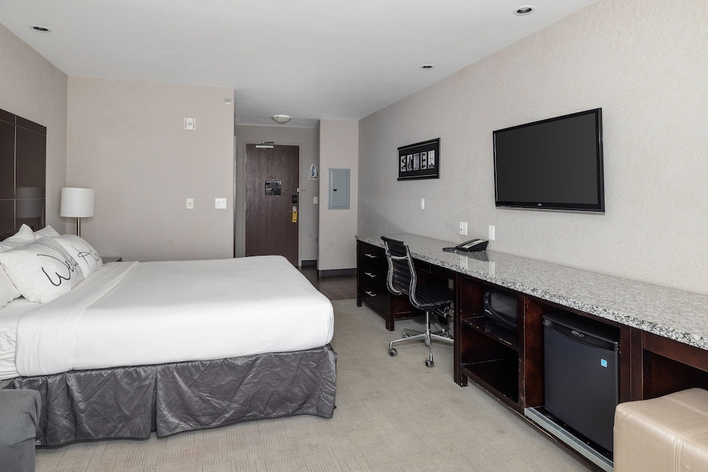 Home Inn Suites Yorkton 10/65