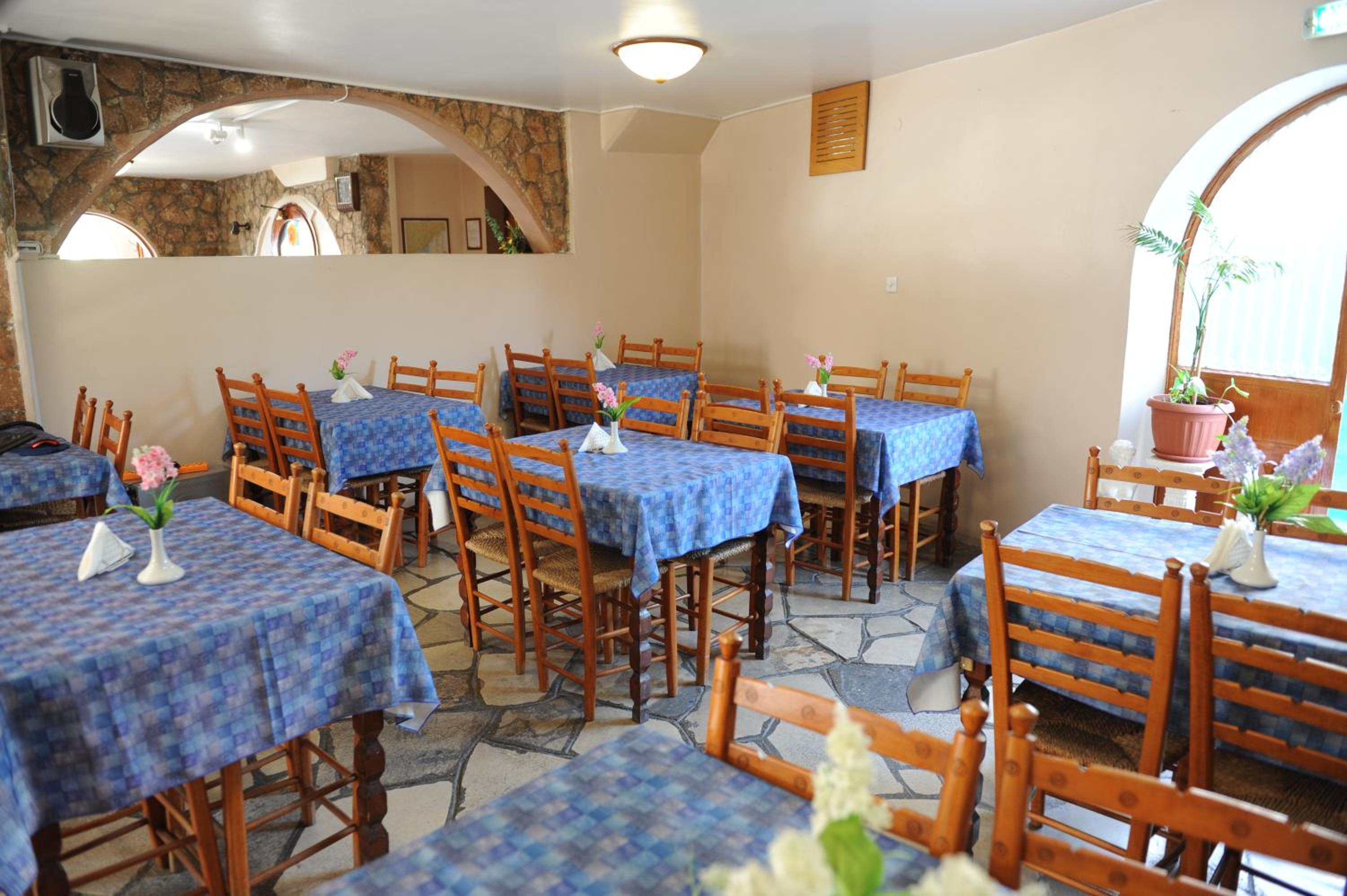 Le Village Hotel 36/50