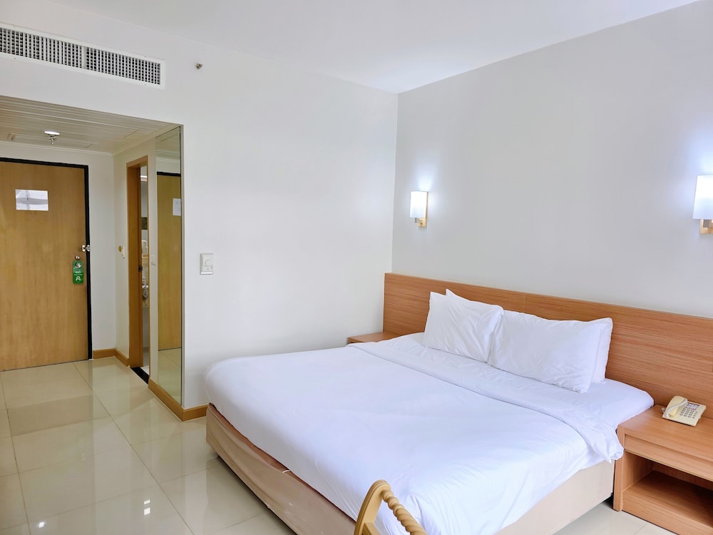 Pinnacle Lumpinee Park Hotel 17/47