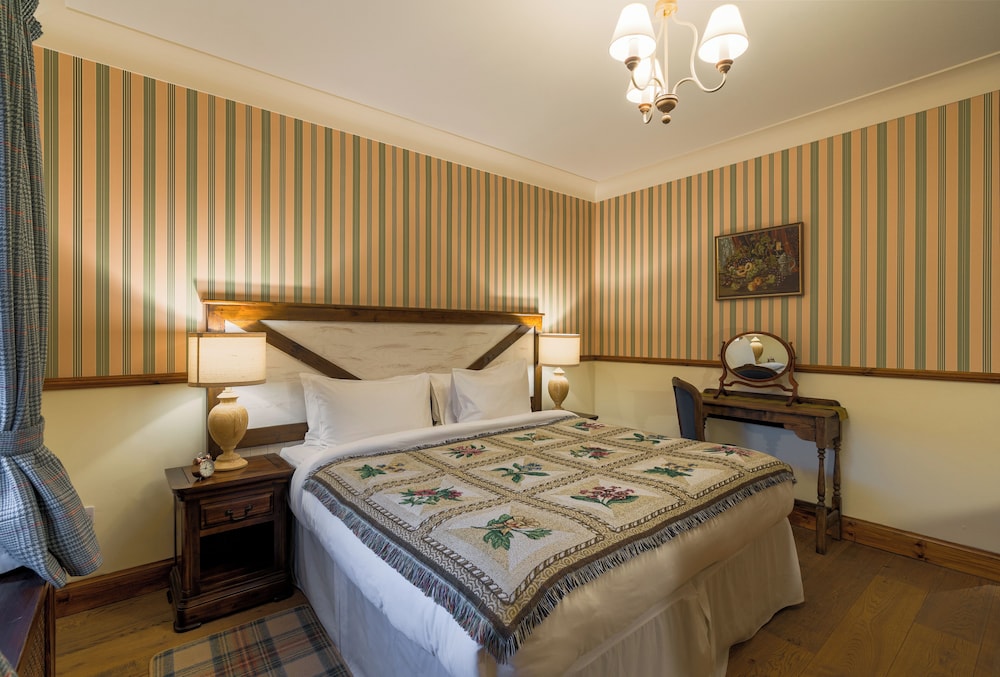 Country, Deluxe, Lodge, King Bed, Pet Friendly