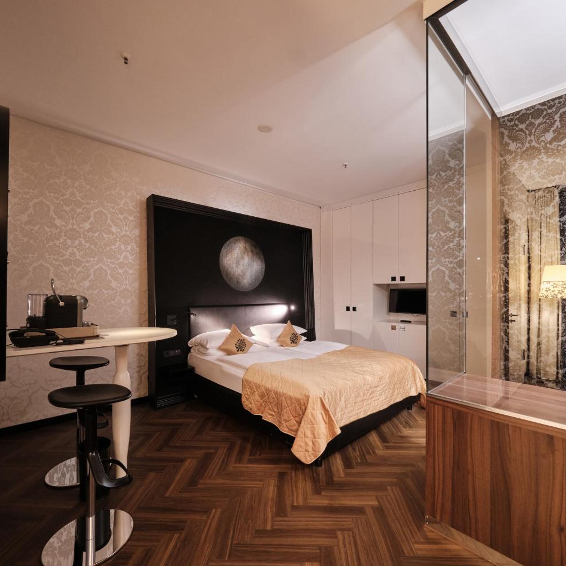 Fair Play, Suite, King Bed