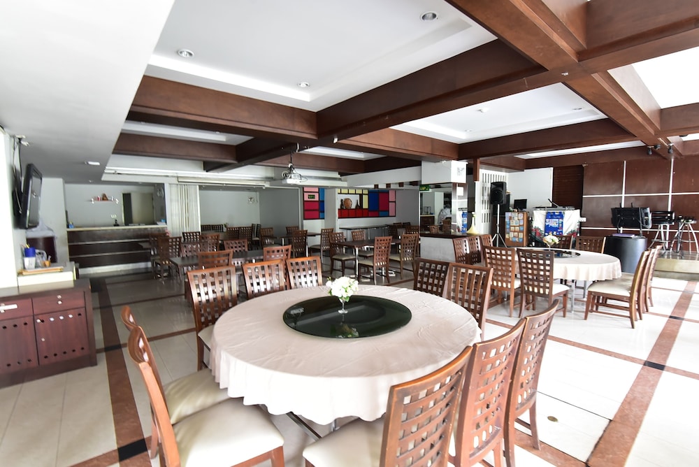 New Season Hotel 37/46
