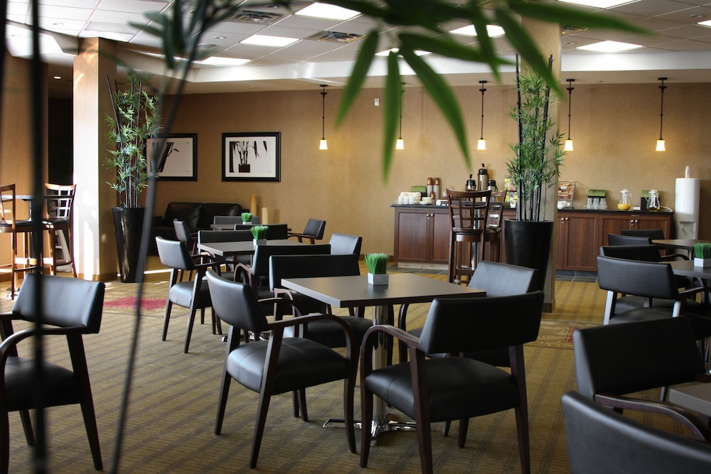 Pomeroy Hotel And Conference Centre Fort St John 34/54