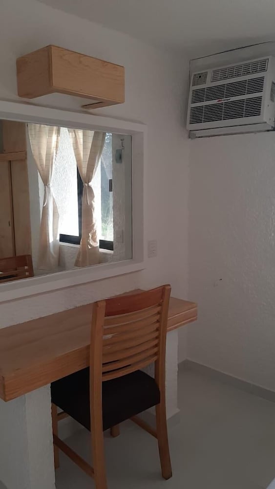 Canadian Resorts Acapulco 20/34