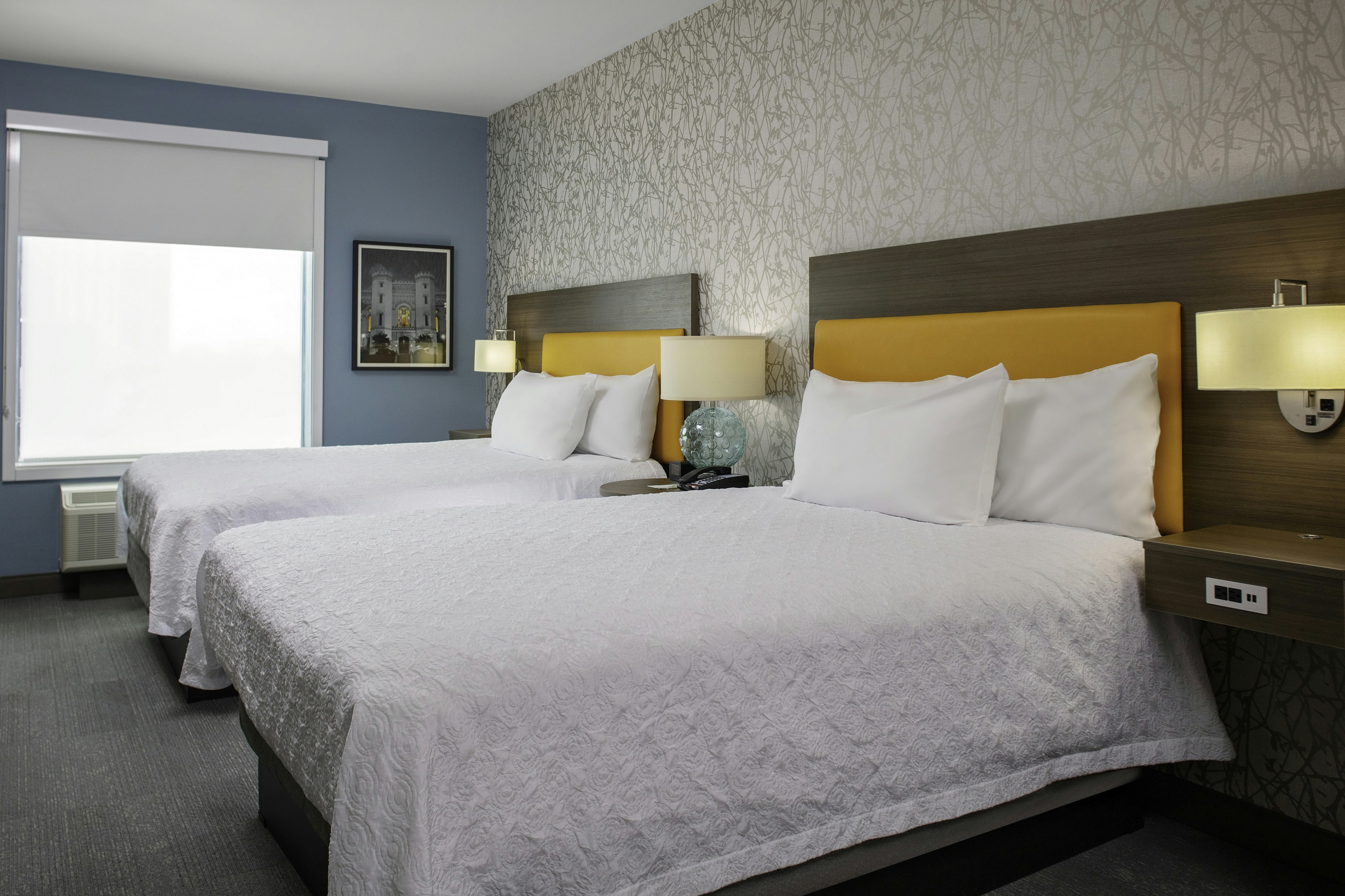 STUDIO, 2 QUEEN BEDS