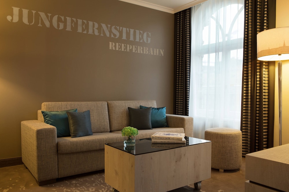Renaissance Hamburg Hotel 46/63