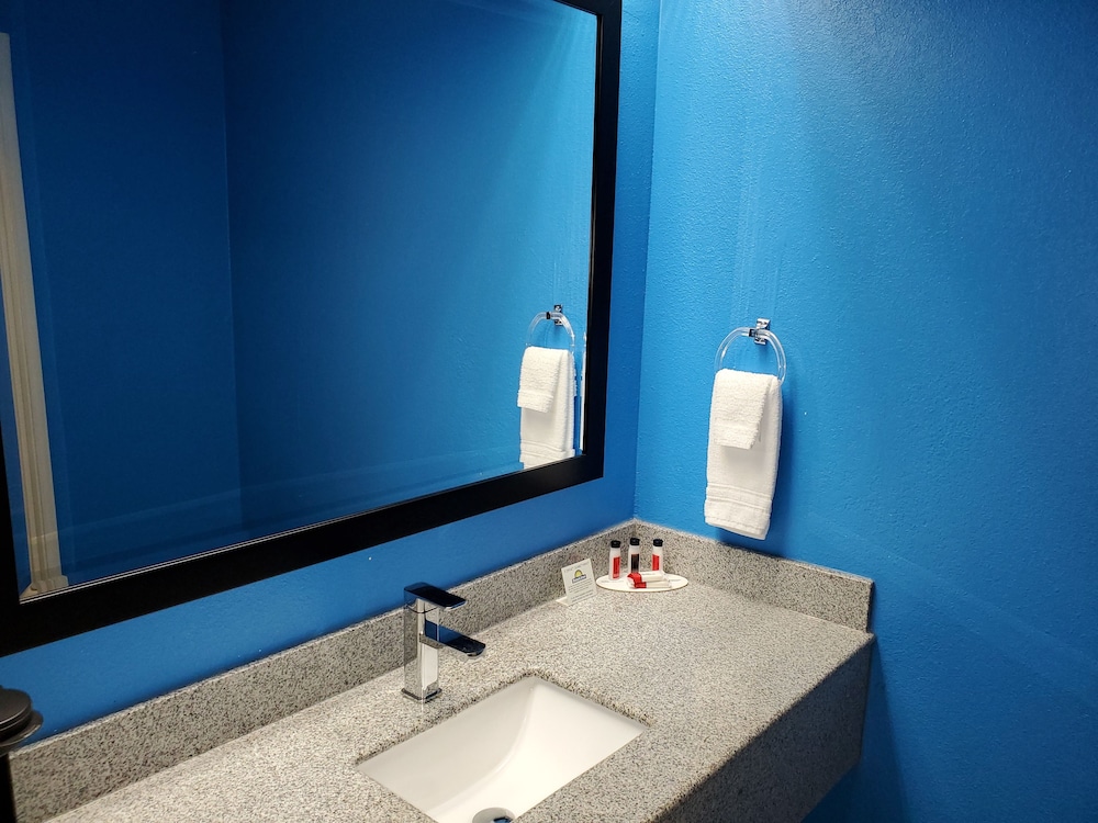Days Inn by Wyndham Lexington 3/26