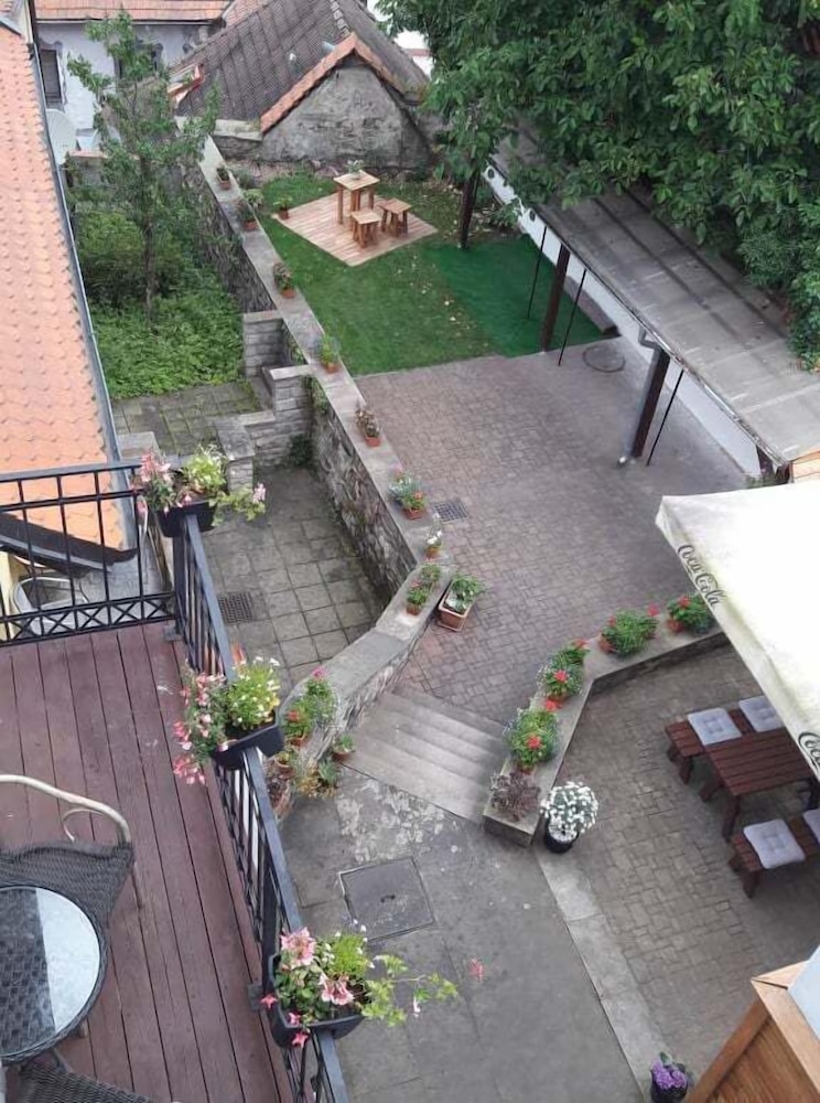 HOTEL PEREGRIN 63/72
