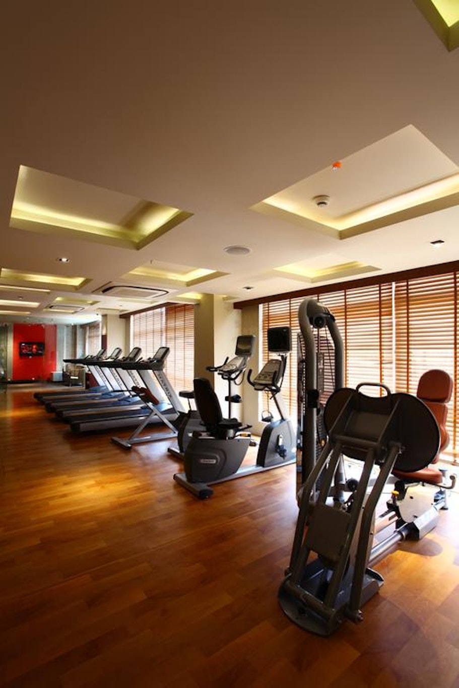 Mahagun Sarovar Portico Suites 24/38