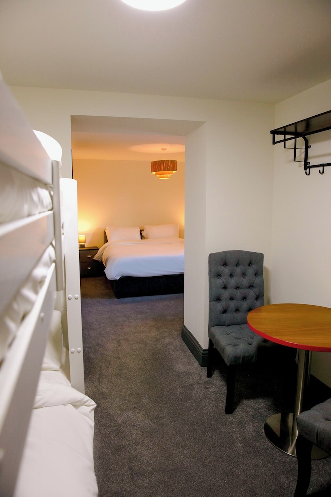 The George Wright Boutique Hotel, Bar & Restaurant 3/44