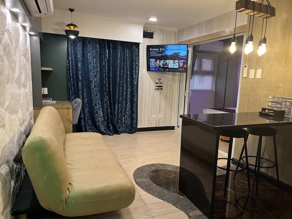 Clockworkorange Luxury Suites 52/72