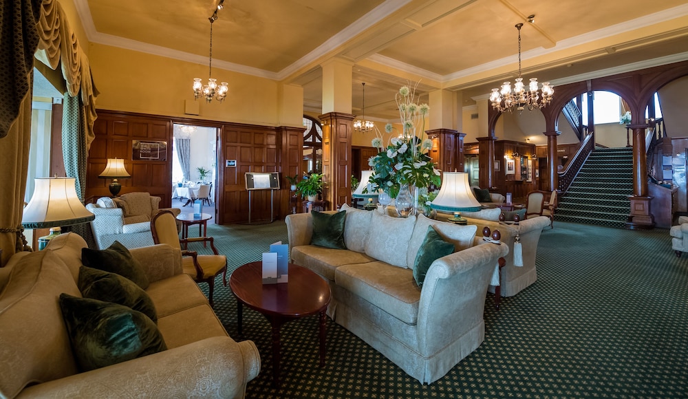 The Victoria Hotel 23/38