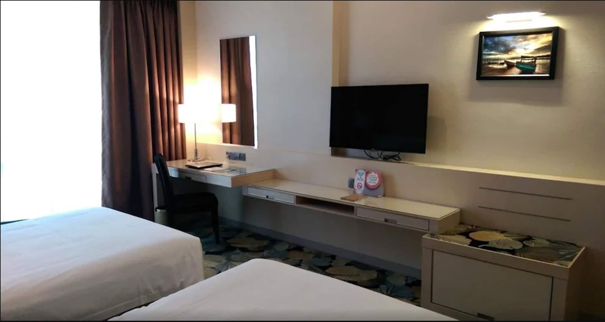 EXECUTIVE, STUDIO, SUITE, KING BED