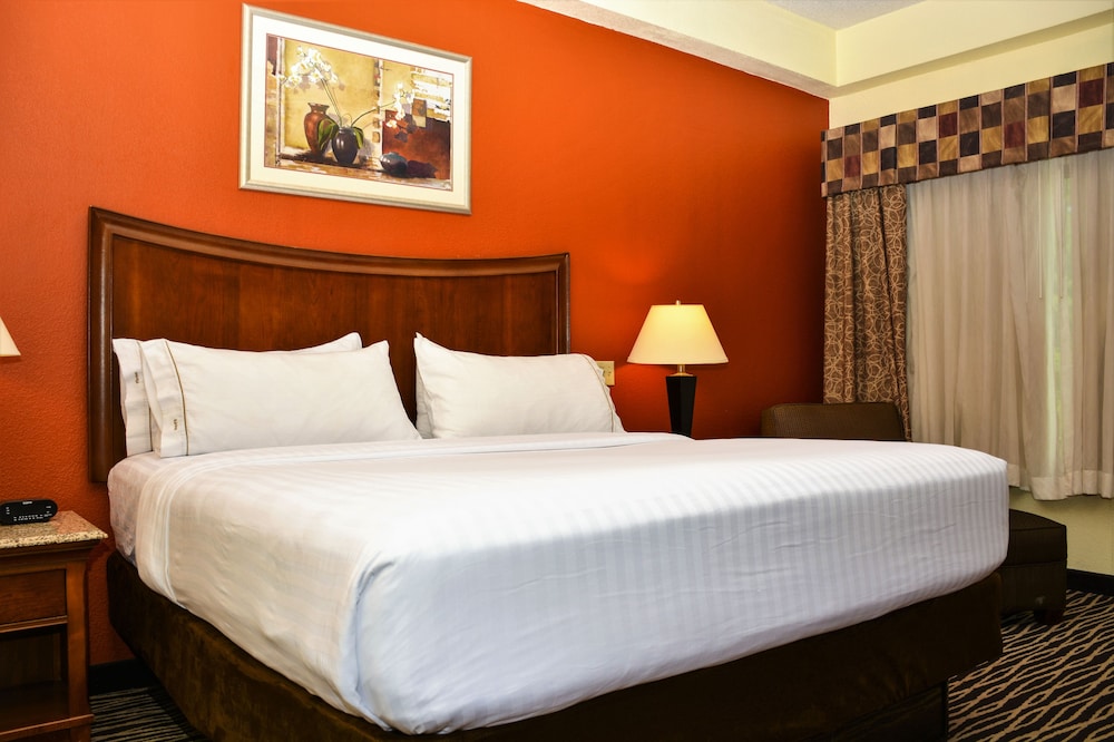 Four Points by Sheraton Fayetteville Fort Liberty 14/41