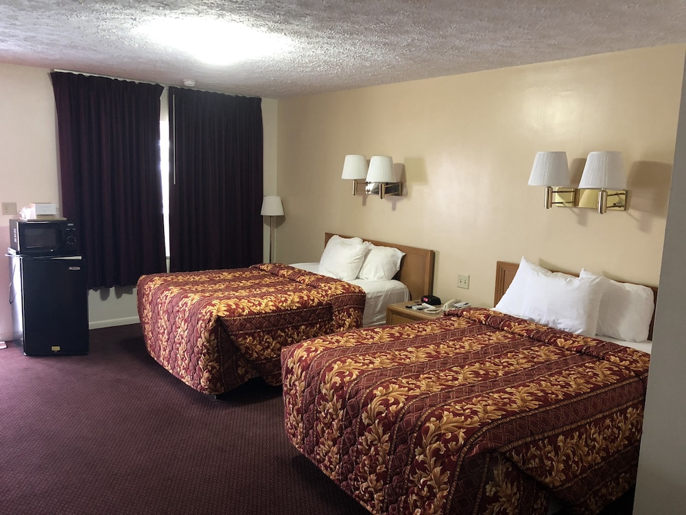 Knights Inn Oswego East 15/59