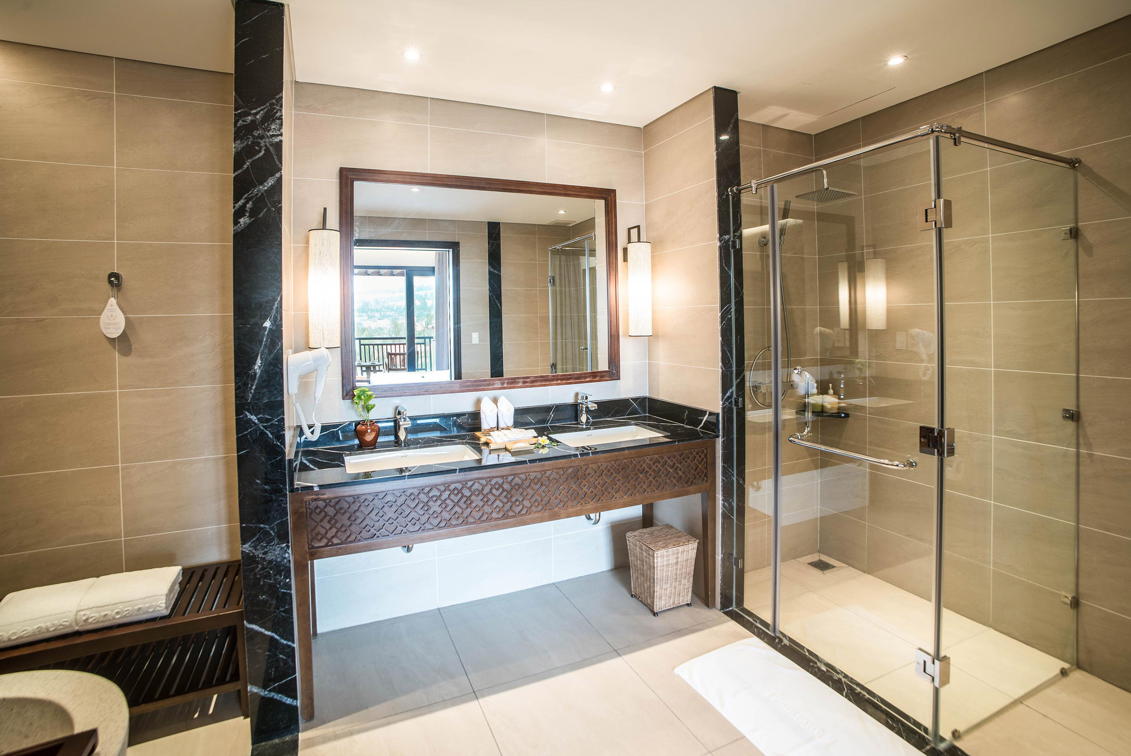 Pandanus Resort 138/140