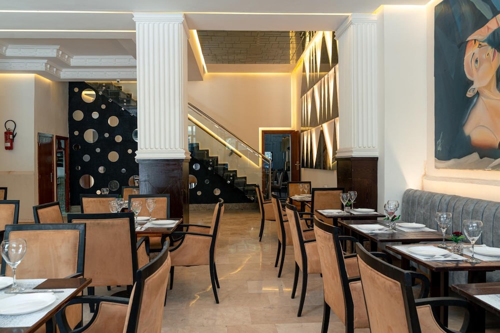 Hotel Majestic 40/54
